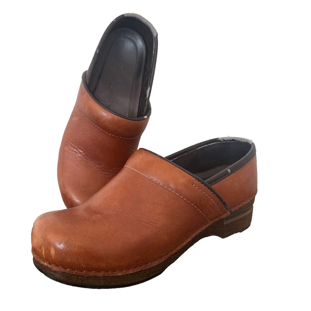 Dansko Professional Brown Leather Clogs Womens EU 38 US 7.5 Slip Resistant